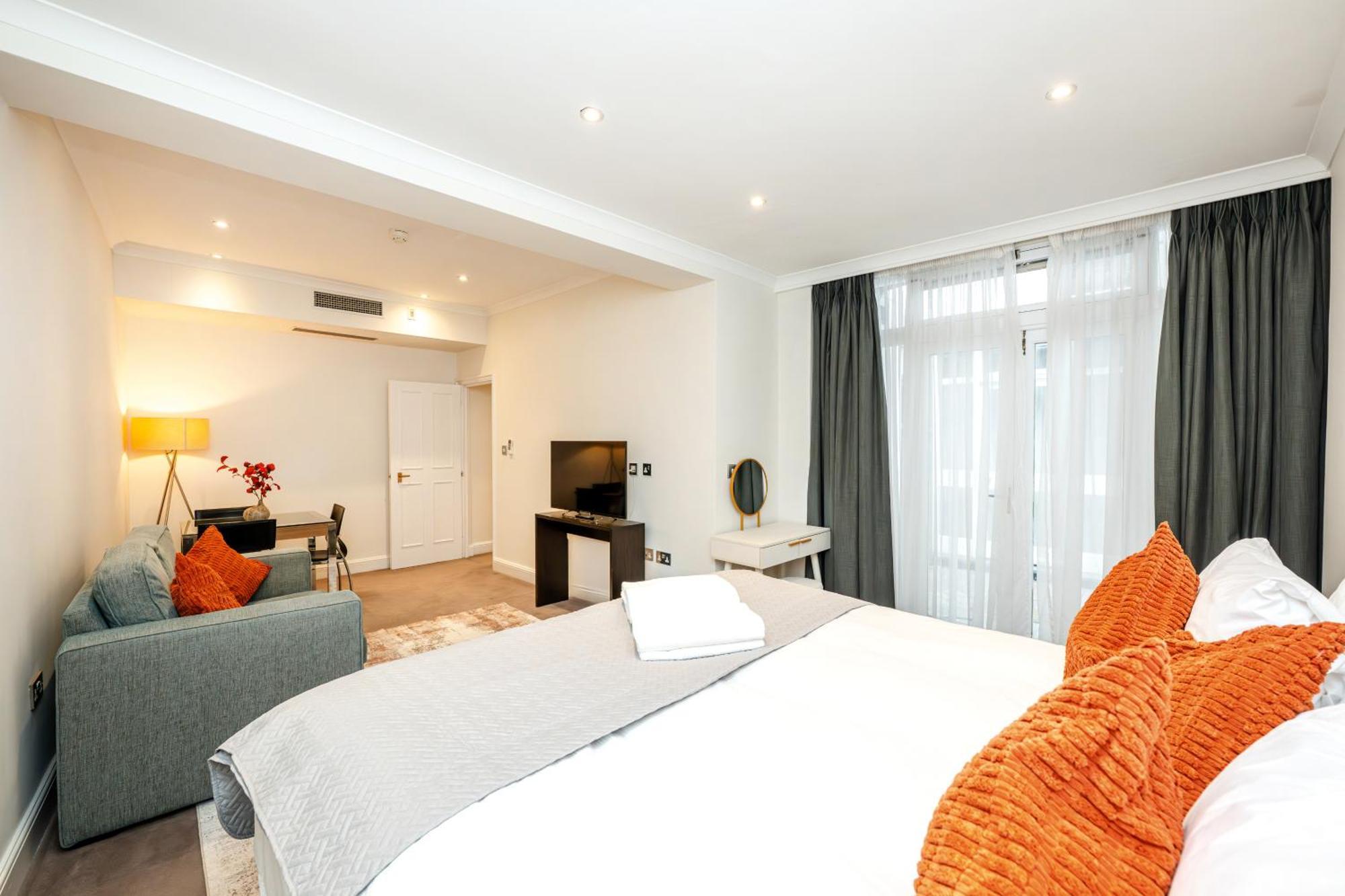 Studio Apartment