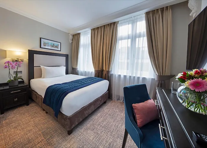 Wellington Hotel By Blue Orchid